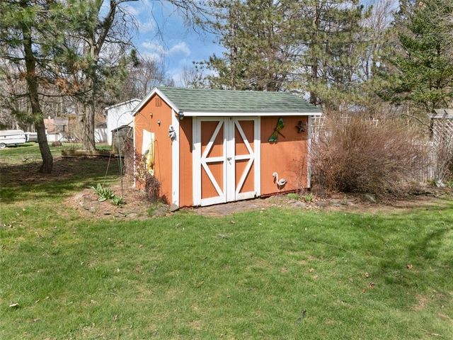 16 Alton Way, Henrietta, NY 14586