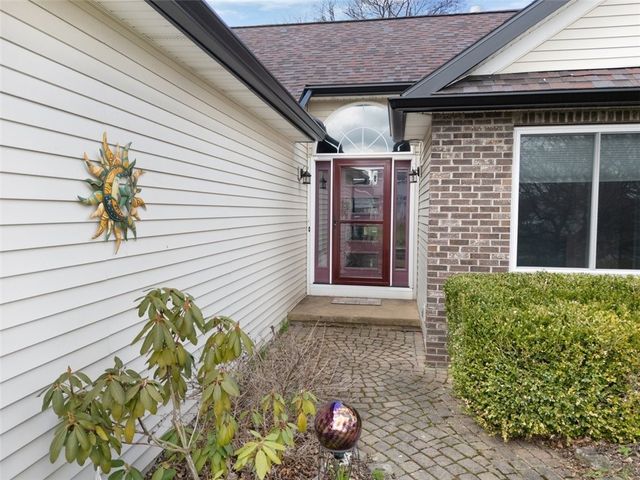 16 Alton Way, Henrietta, NY 14586