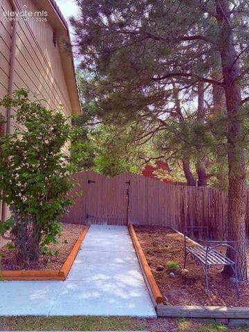 6260 Garlock Way, Colorado Springs, CO 80918