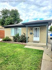 6129 Kinmore Street, Dearborn Heights, MI 48127