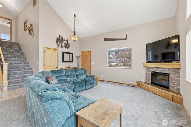 56082 Hwy 155 N, Electric City, WA 99123