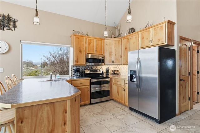 56082 Hwy 155 N, Electric City, WA 99123