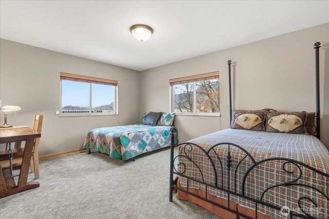 56082 Hwy 155 N, Electric City, WA 99123