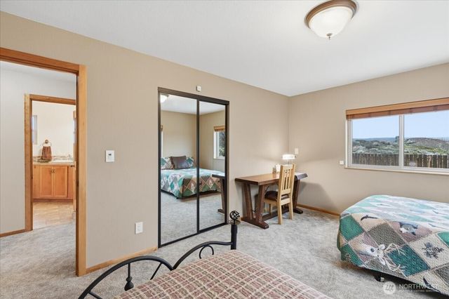 56082 Hwy 155 N, Electric City, WA 99123