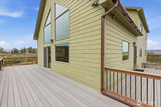 56082 Hwy 155 N, Electric City, WA 99123