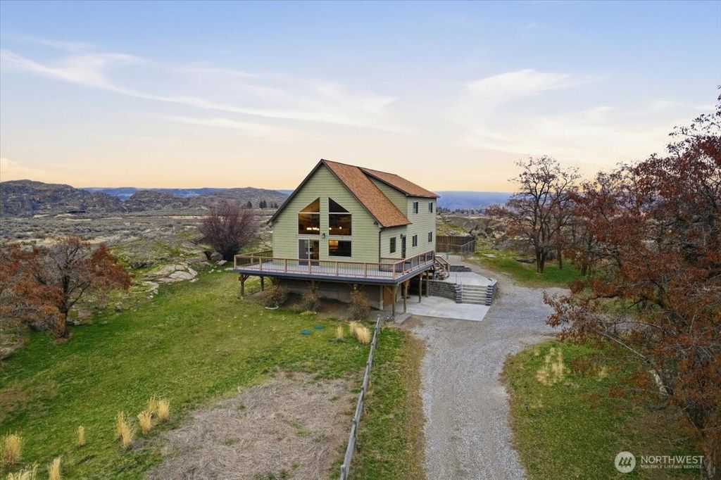 56082 Hwy 155 N, Electric City, WA 99123