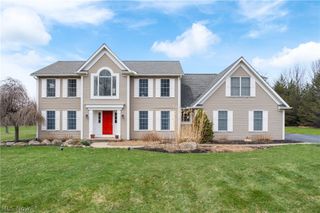 10075 Waterford Trail, Chagrin Falls, OH 44023