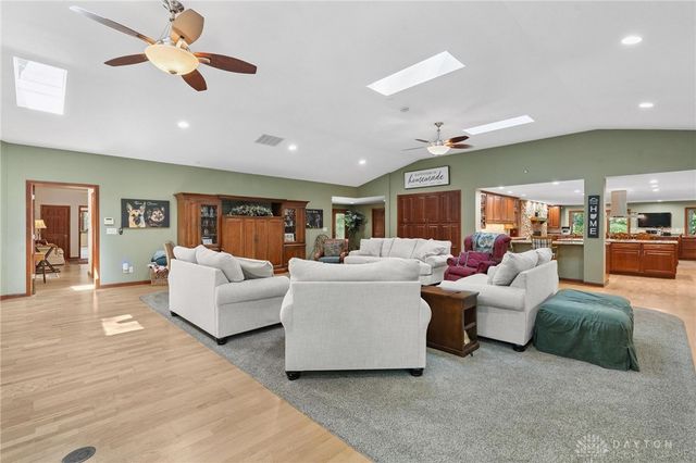 2780 E Spring Valley Pike, Washington Twp, OH 45458