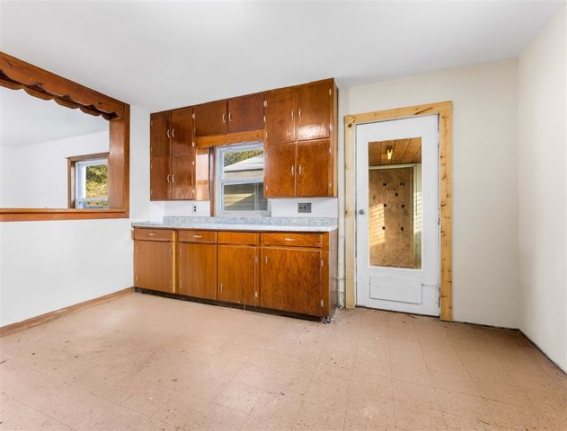 19760 11 Mile Road, Battle Creek, MI 49014