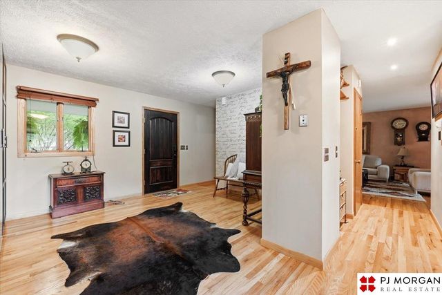 4012 N 95th Street, Omaha, NE 68134