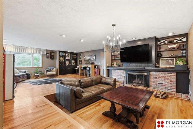 4012 N 95th Street, Omaha, NE 68134