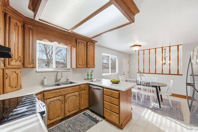 1650 E BUDDING DR, Sandy, UT 84092