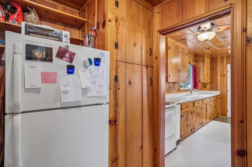 Image 11 of property listing at 54506 Marian View Drive, Idyllwild, CA 92549