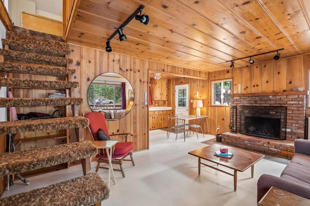 Image 2 of property listing at 54506 Marian View Drive, Idyllwild, CA 92549