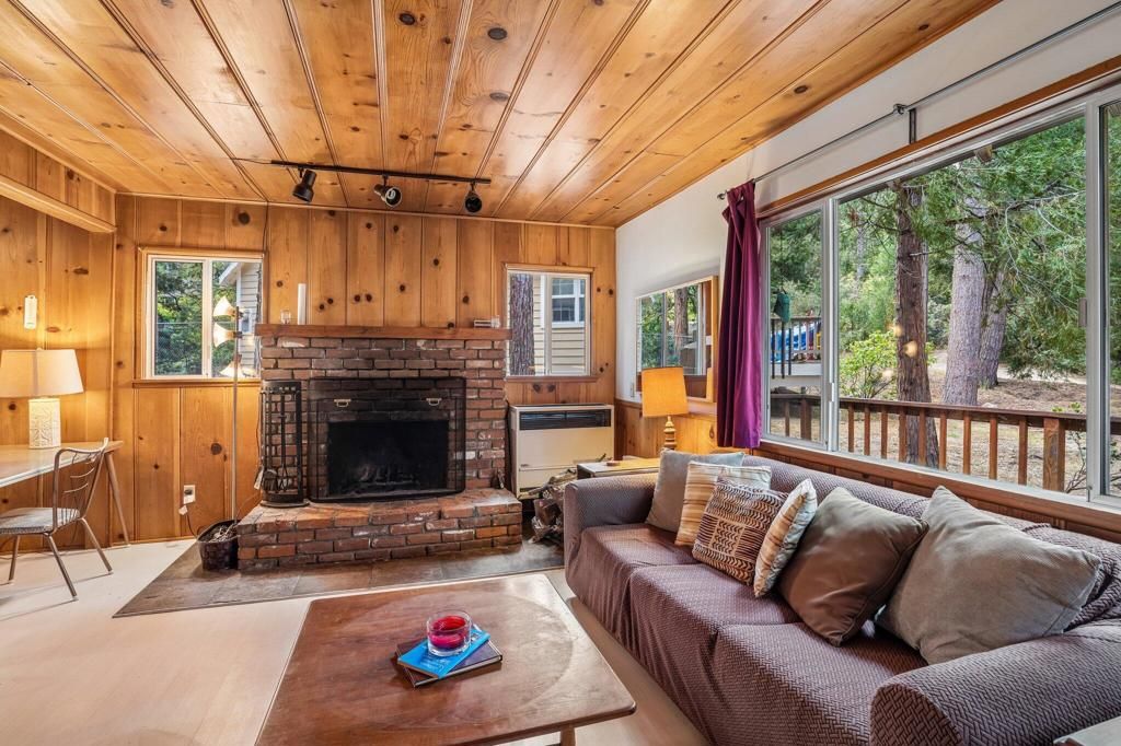 Image 3 of property listing at 54506 Marian View Drive, Idyllwild, CA 92549