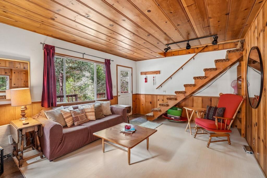 Image 5 of property listing at 54506 Marian View Drive, Idyllwild, CA 92549