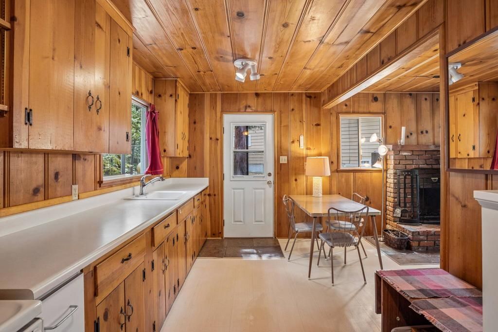 Image 7 of property listing at 54506 Marian View Drive, Idyllwild, CA 92549