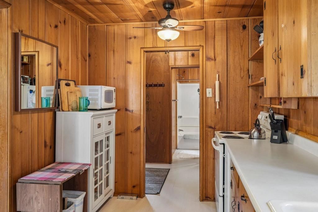 Image 9 of property listing at 54506 Marian View Drive, Idyllwild, CA 92549