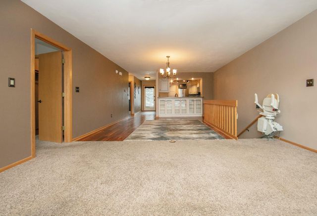 427 8th Ave SW Unit 10, Waverly, IA 50677