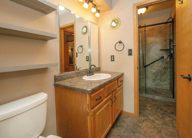 427 8th Ave SW Unit 10, Waverly, IA 50677