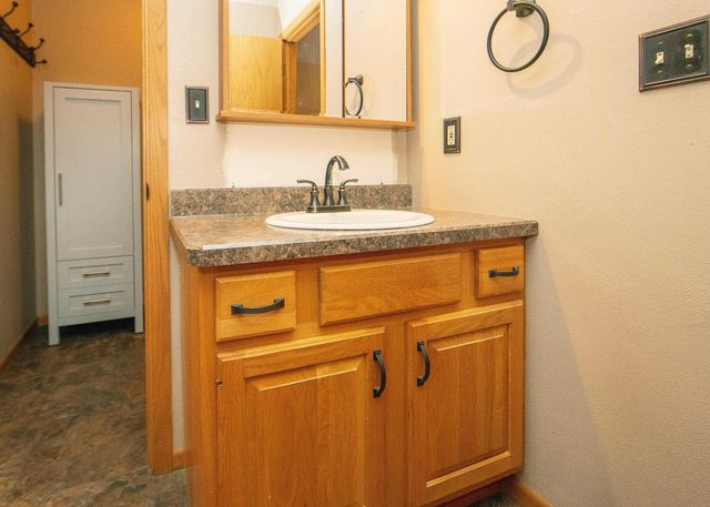 427 8th Ave SW Unit 10, Waverly, IA 50677