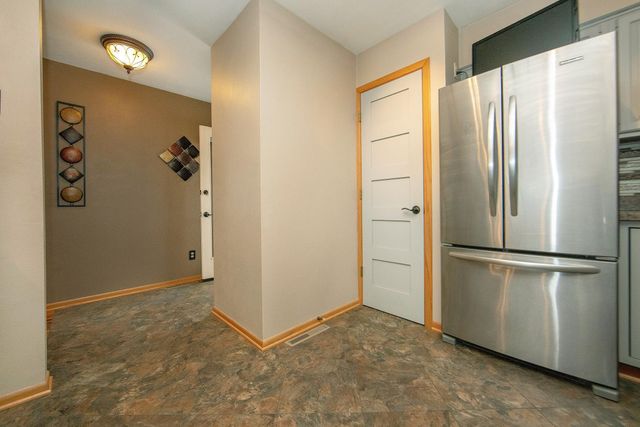 427 8th Ave SW Unit 10, Waverly, IA 50677