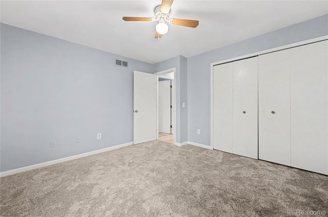 30606 Oakridge Manor Drive 4, Roseville, MI 48066