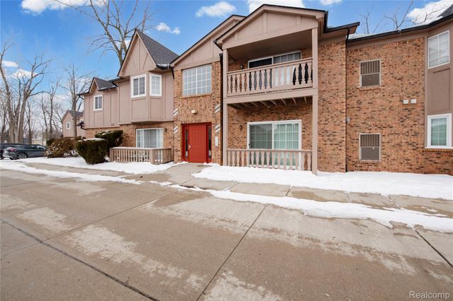 30606 Oakridge Manor Drive 4, Roseville, MI 48066