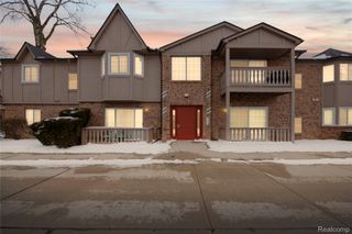 30606 Oakridge Manor Drive 4, Roseville, MI 48066