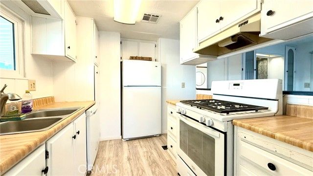 601 N Kirby 66, Hemet, CA 92545