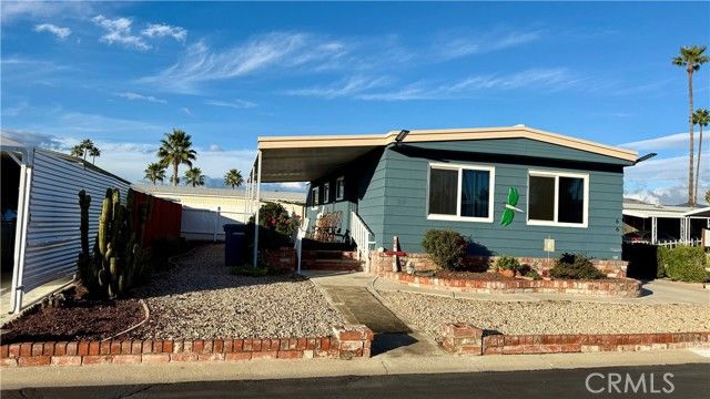601 N Kirby 66, Hemet, CA 92545