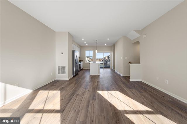 409 18TH AVE, Ranson, WV 25438