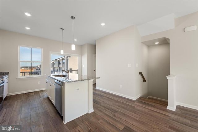 409 18TH AVE, Ranson, WV 25438