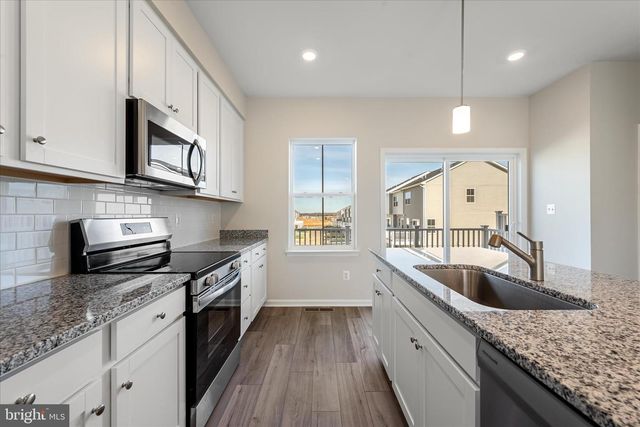 409 18TH AVE, Ranson, WV 25438