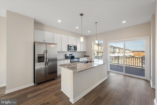 409 18TH AVE, Ranson, WV 25438