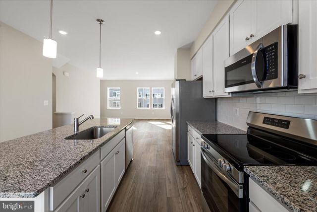 409 18TH AVE, Ranson, WV 25438