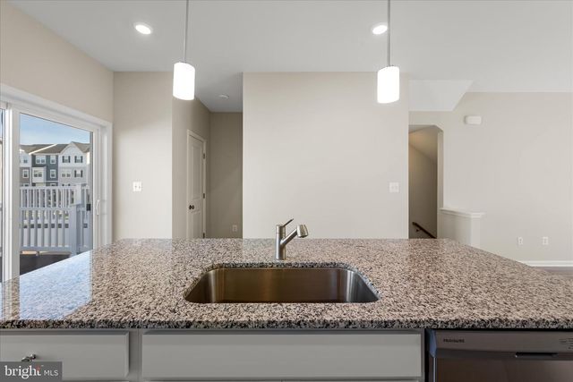 409 18TH AVE, Ranson, WV 25438