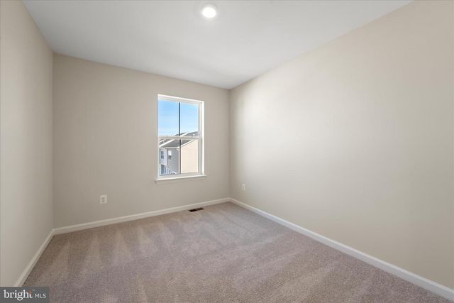 409 18TH AVE, Ranson, WV 25438