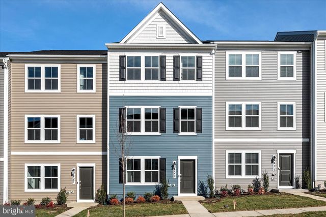 409 18TH AVE, Ranson, WV 25438