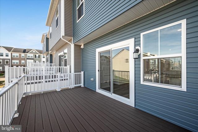 409 18TH AVE, Ranson, WV 25438