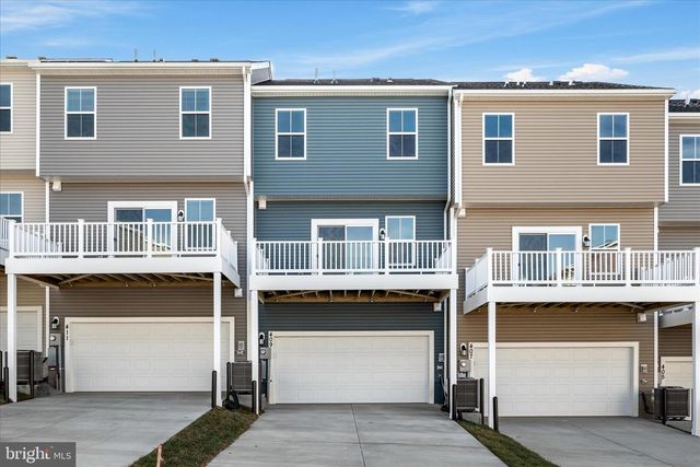 409 18TH AVE, Ranson, WV 25438