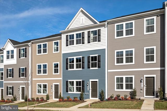 409 18TH AVE, Ranson, WV 25438