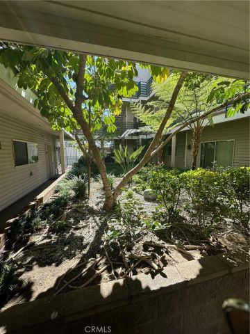 2706 Honolulu Avenue 111, Montrose, CA 91020