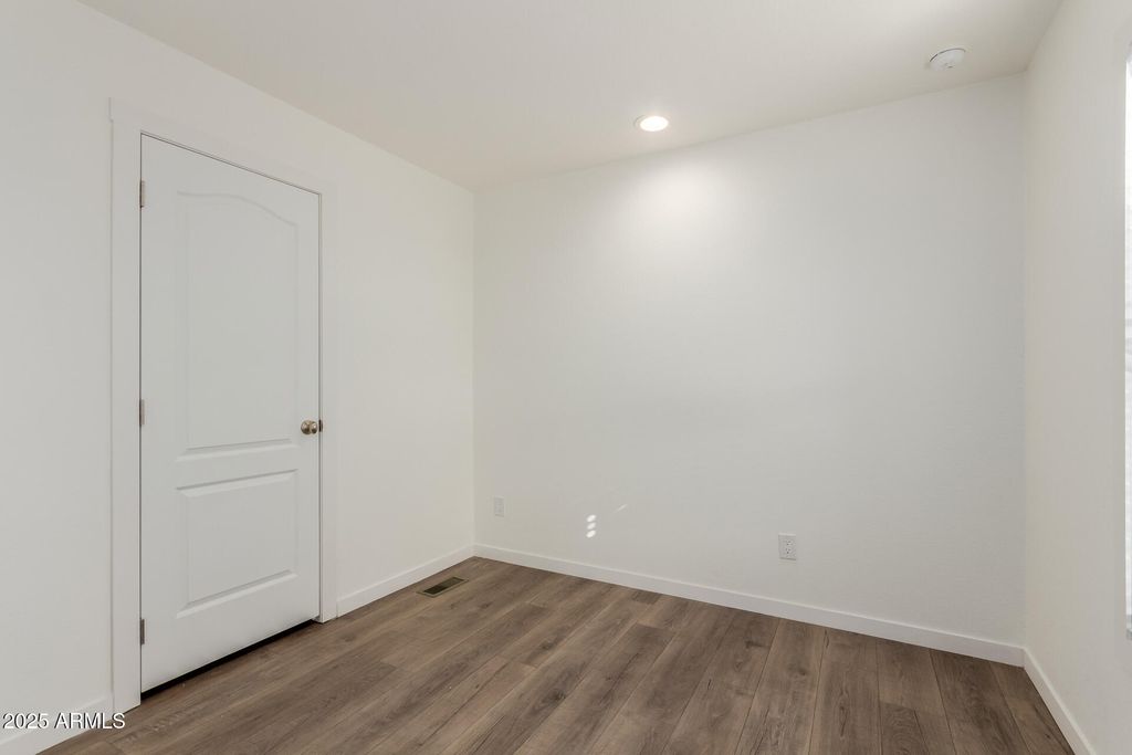 Image 11 of property listing at 5201 W CAMELBACK Road A257, Phoenix, AZ 85031