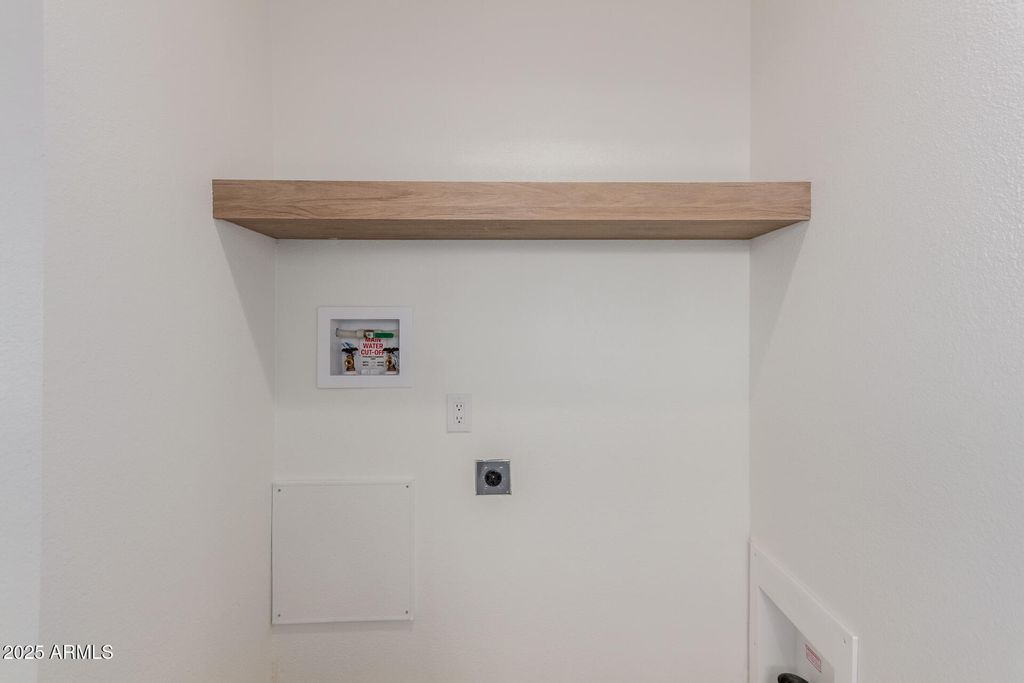 Image 13 of property listing at 5201 W CAMELBACK Road A257, Phoenix, AZ 85031