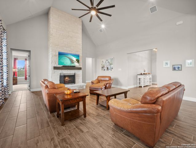 451 Stone Loop, Castroville, TX 78009