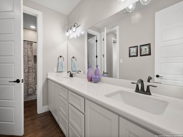451 Stone Loop, Castroville, TX 78009