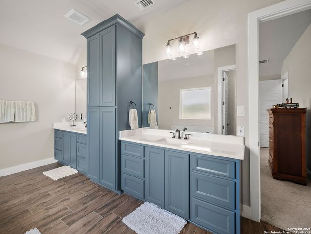 451 Stone Loop, Castroville, TX 78009