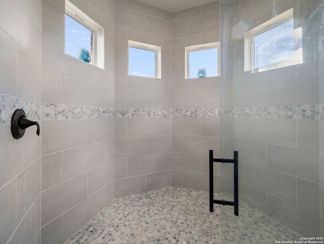 451 Stone Loop, Castroville, TX 78009