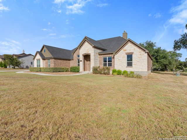 451 Stone Loop, Castroville, TX 78009